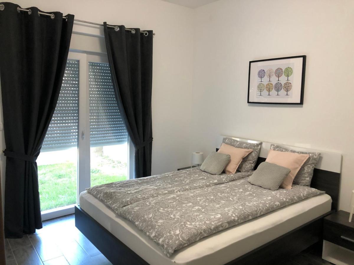 סומבור Apartman Spring מראה חיצוני תמונה
